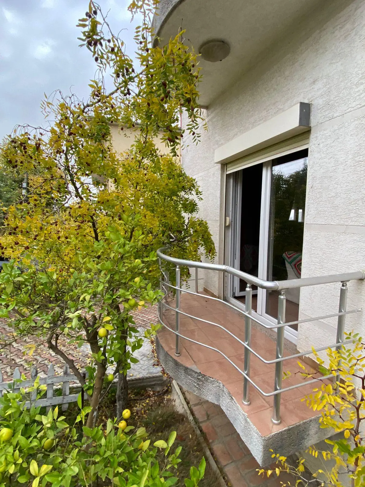 0ea06d11-8d22-4544-a563-46fa9d200474 Villa with Land for Sale in Farkë e Vogël, Tirana