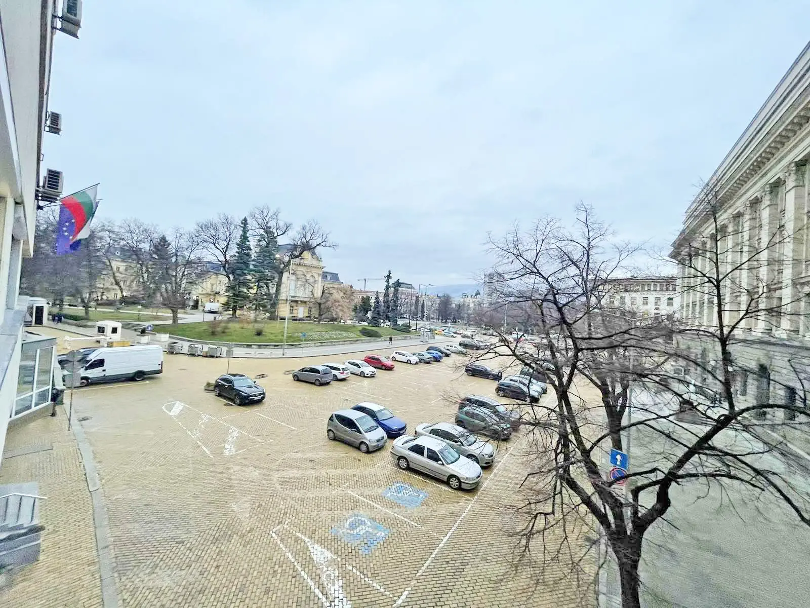 Spacious office with a top location on Moskovska Street for sale