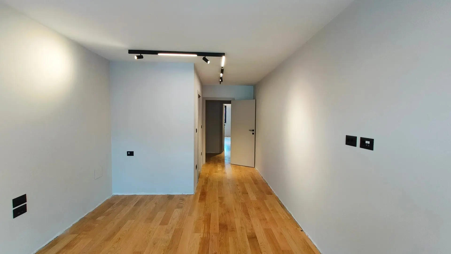Spacious and fully furnished new apartment in the central part of Sofia