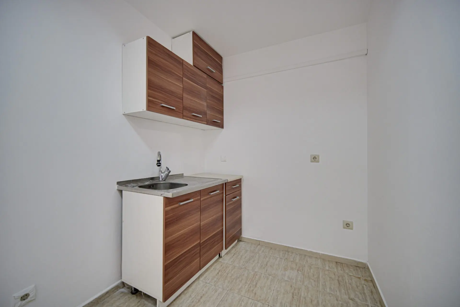 0f2724449822a5c6d33878ee0ff5d062-1 Bright office on two floors in Lozenets district for sale