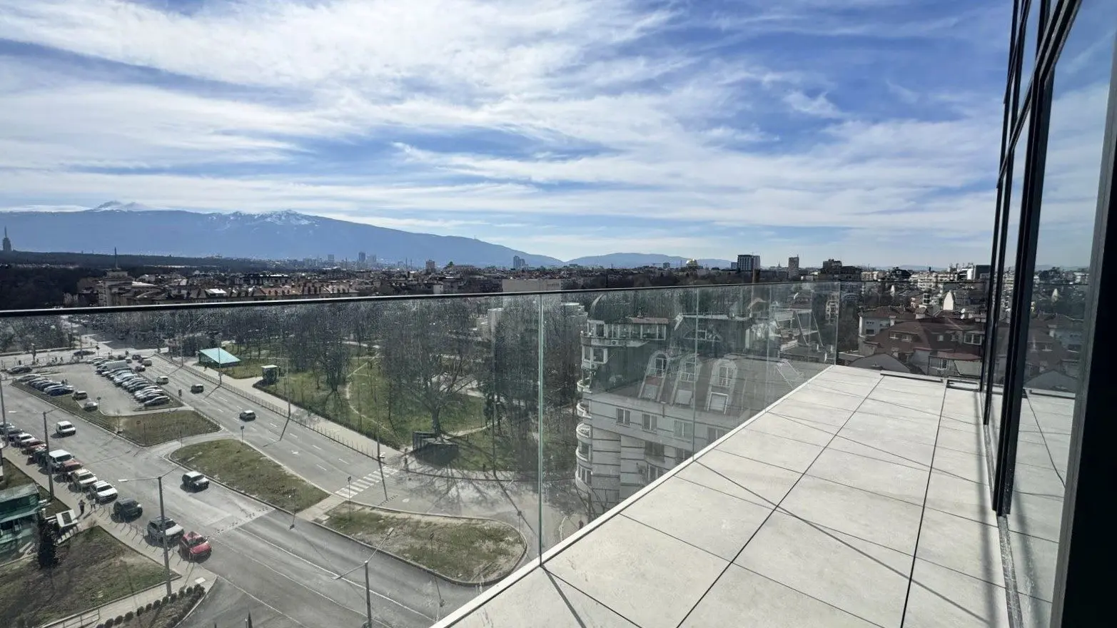 Maisonette in a luxury complex near a park for sale