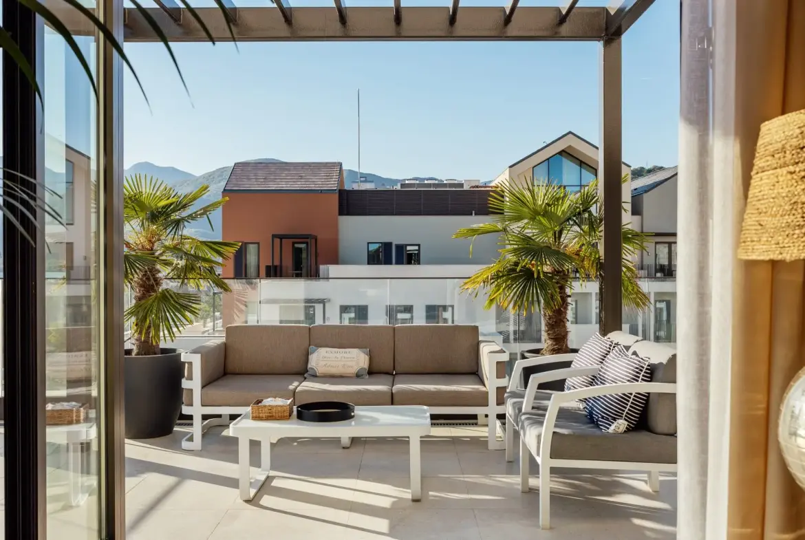 Sea View Penthouse in Boka Place, Porto Montenegro