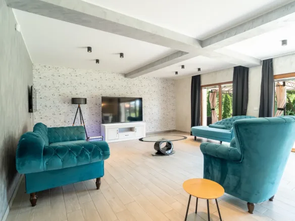 3-Bedroom House, 247 m² – Viktora Starčića, Surčin, Belgrade