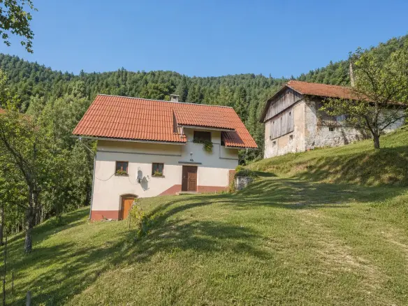 Idrija Area – Beautiful Estate Above Spodnja Idrija