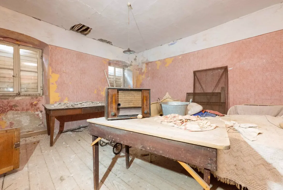 Stone palace for renovation on the first line to the sea, Prčanj