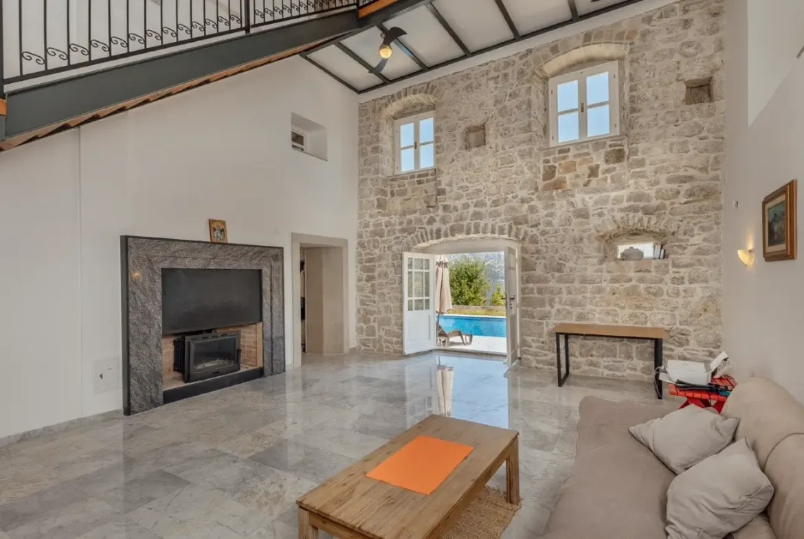 Palazzo Jerovica, a complex of stone villas and houses with a pool and a view of the bay, Kotor