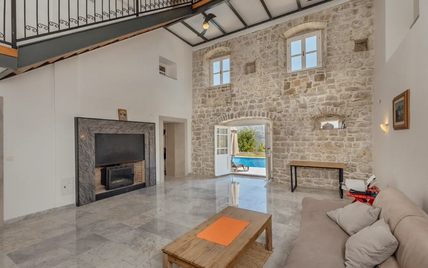 Palazzo Jerovica, a complex of stone villas and houses with a pool and a view of the bay, Kotor