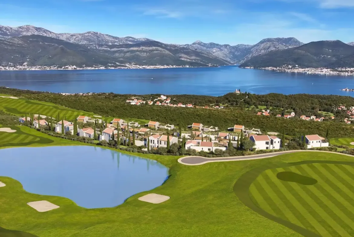 Luxury three bedroom villa on golf course, Lustica Bay