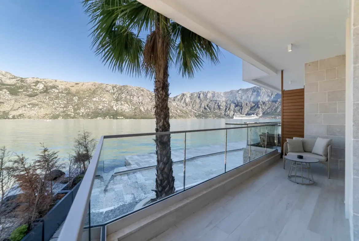 Luxury branded villa on the first line to the sea, Stoliv, Kotor