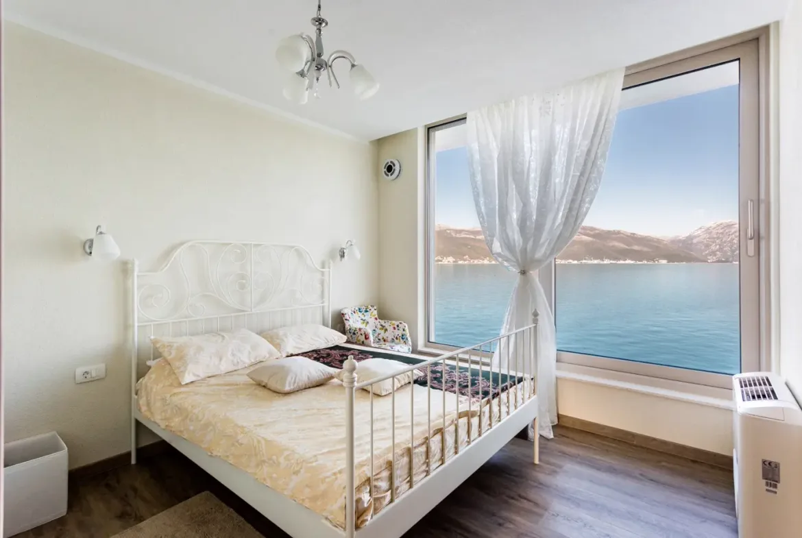 Villa on the first line to the sea, Krasici, Tivat