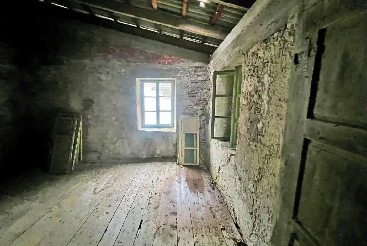 Soča area – Charming House in need of renovation in the Soča Valley