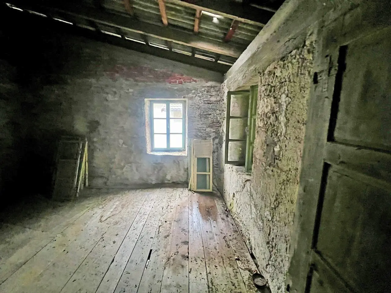 Soča area – Charming House in need of renovation in the Soča Valley