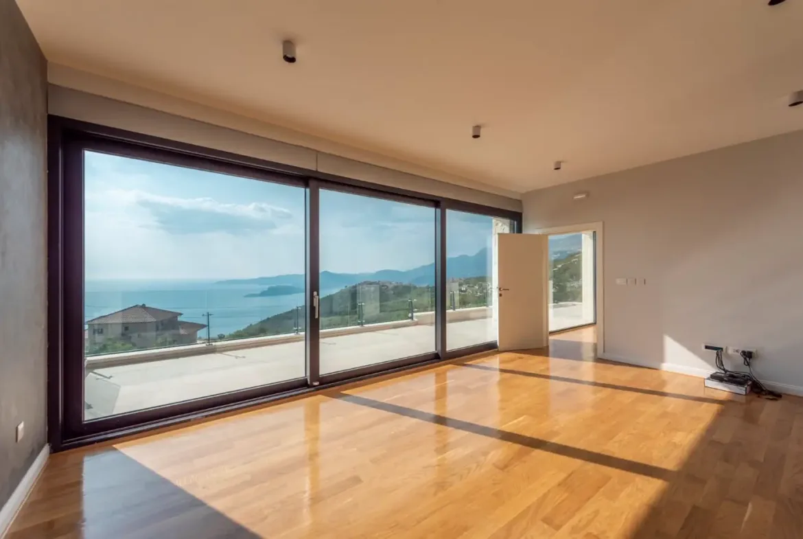Modern villa with swimming pool and garage for two vehicles, Budva, Tudorovići