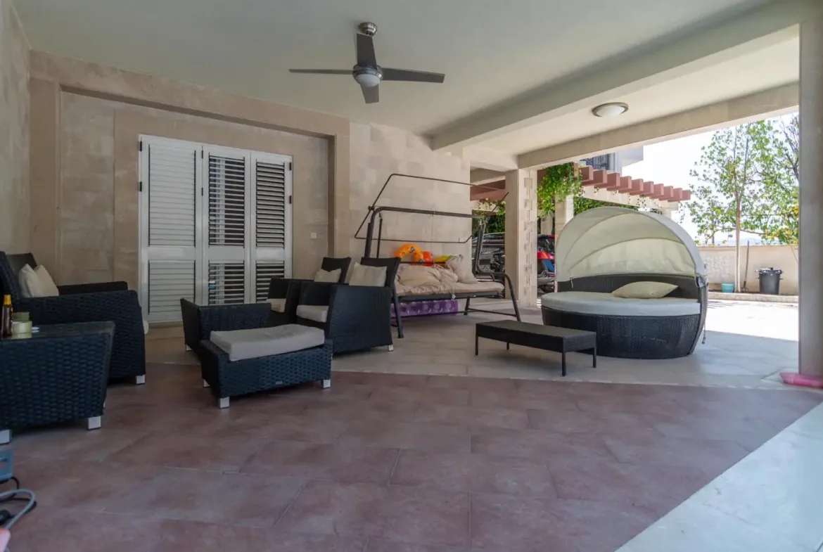 Modern villa with pool and partial sea view, Bonići, Tivat