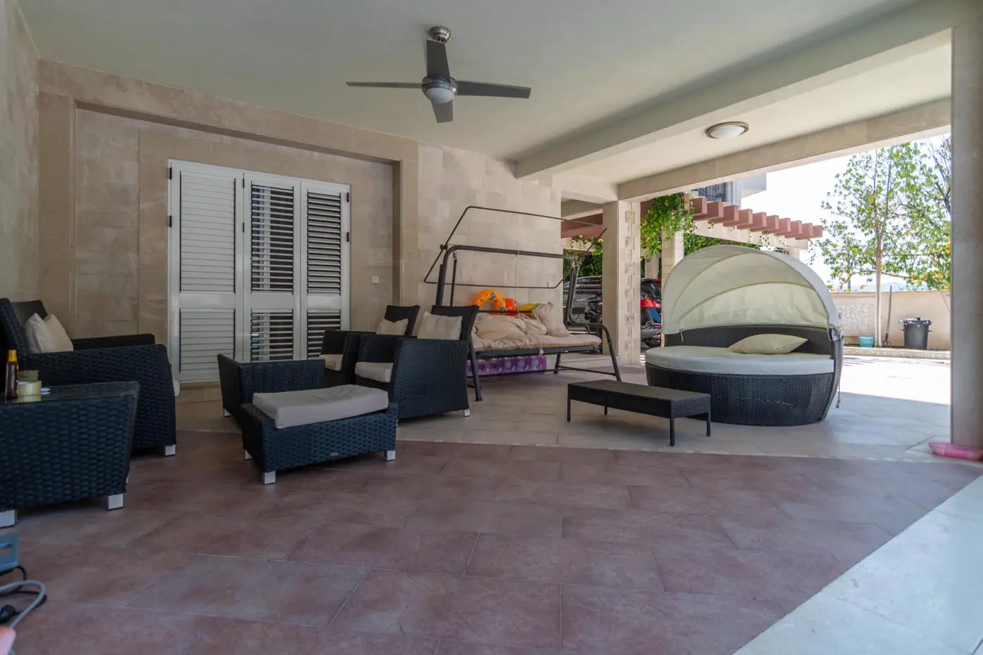 11-102 Modern villa with pool and partial sea view, Bonići, Tivat