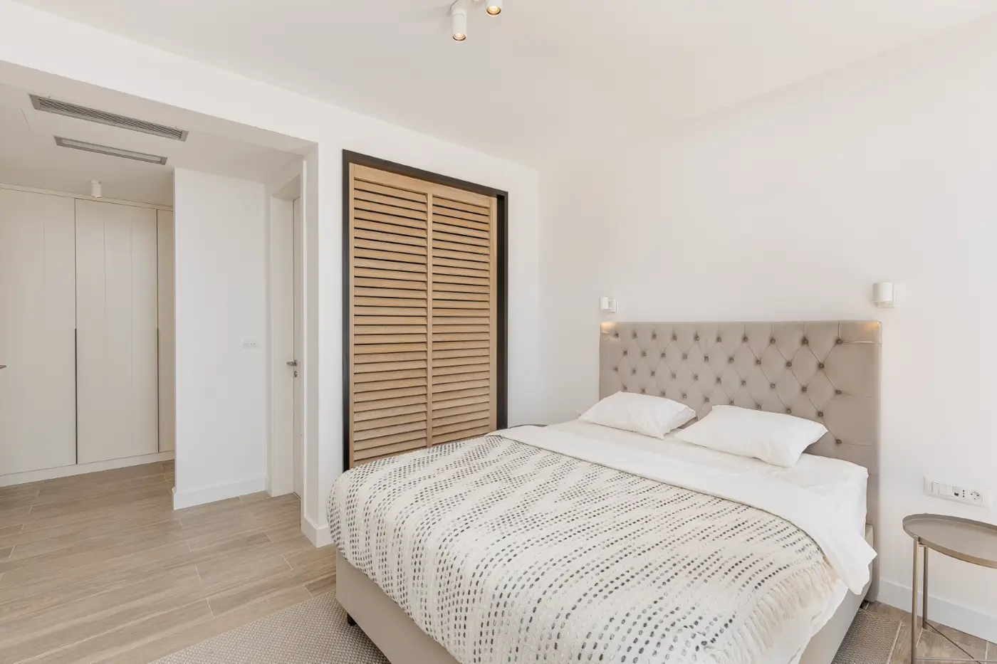Contemporary villa with pool and open sea view, Blizikuce, Budva