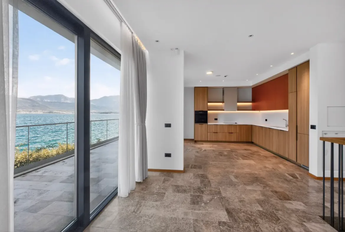 First-line seaside villa, Krašići