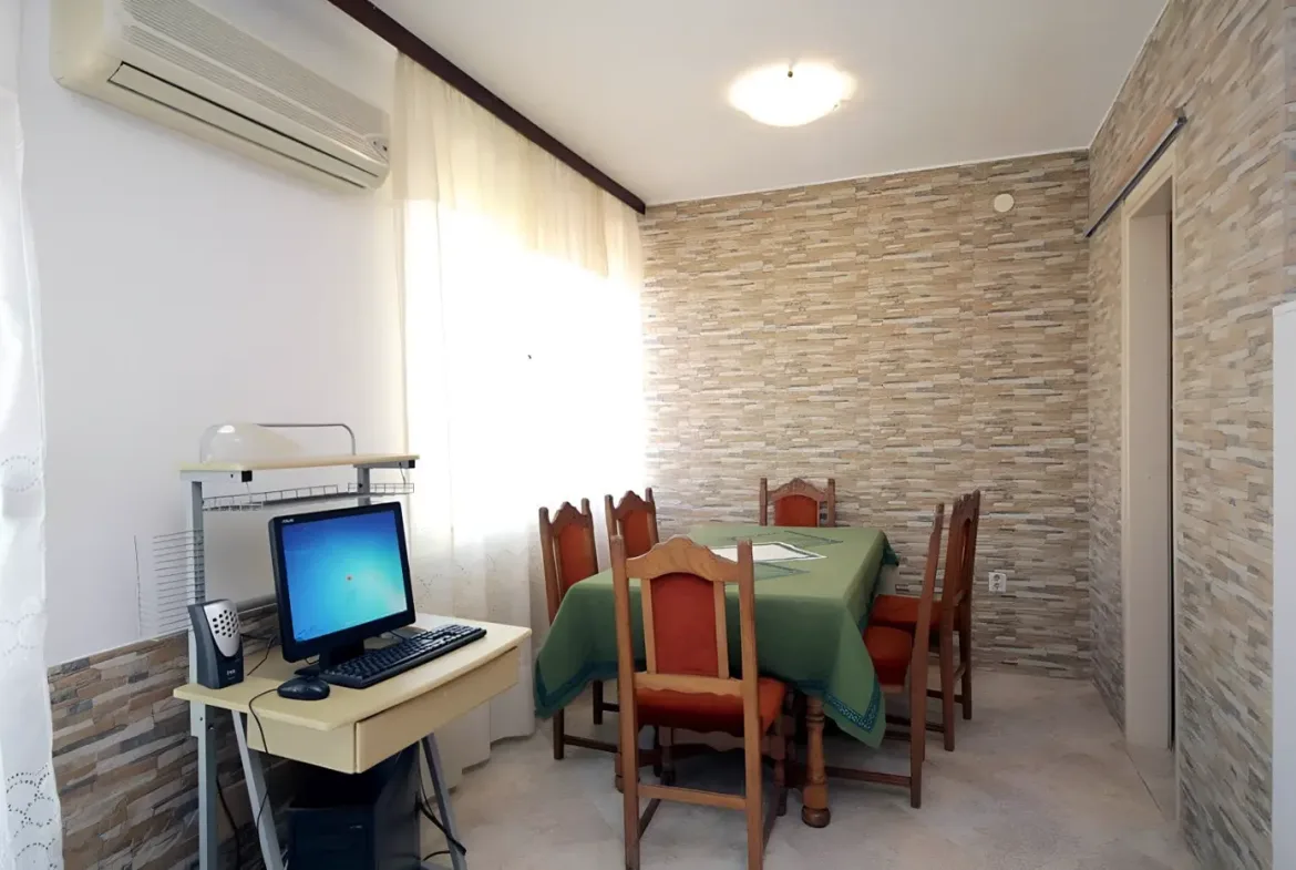 Villa with swimming pool on a plot of 1200m2, Katun Reževići, Budva