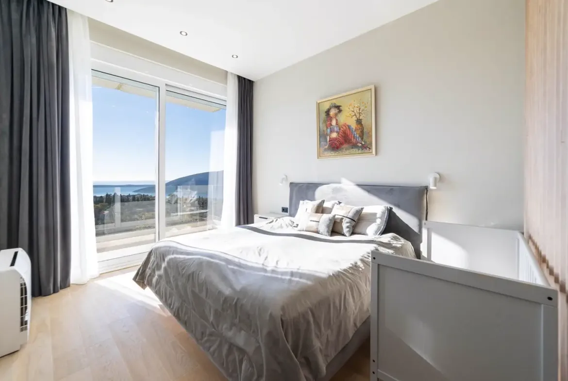 Modern four-room villa with pool and panoramic sea view, Podi, Herceg Novi