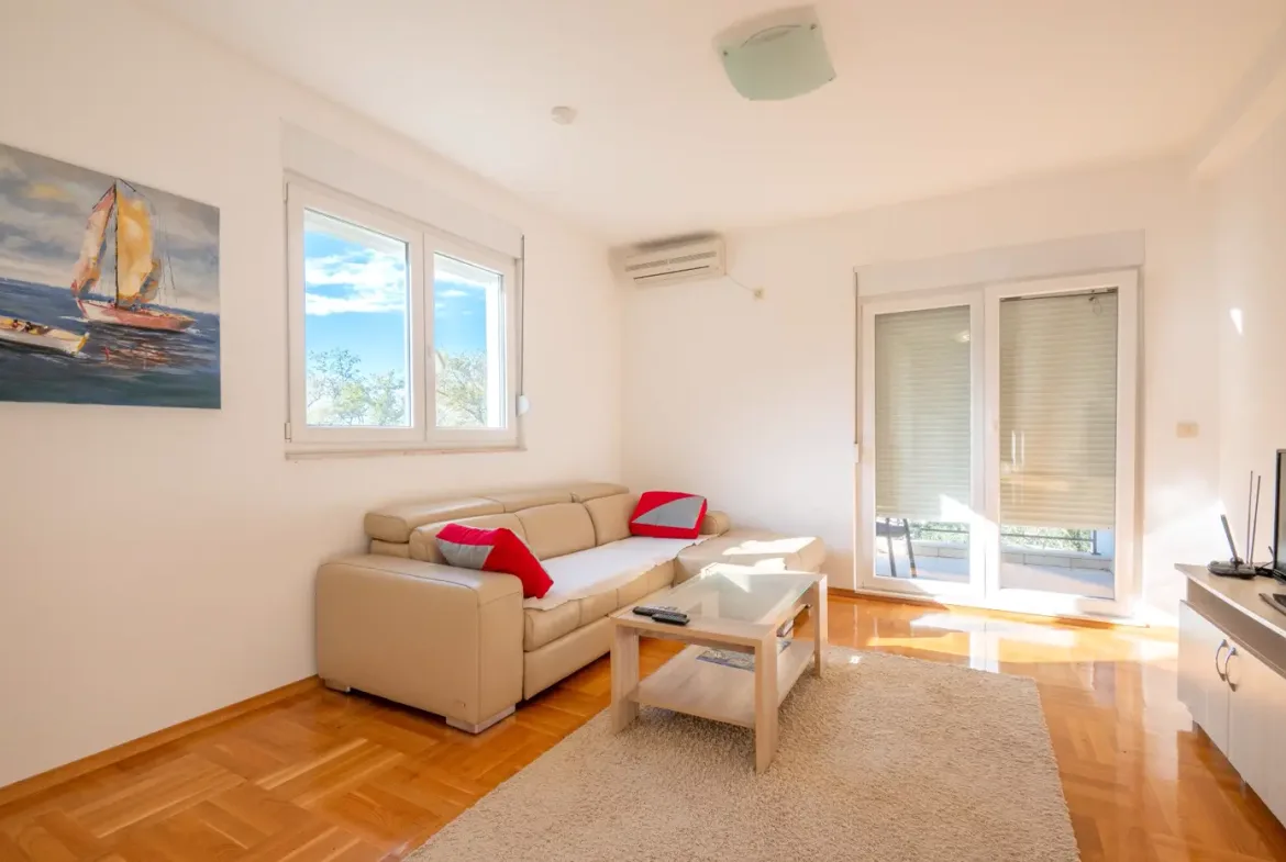 Villa with 4 bedrooms in the second row to the sea, Perazića Do, Budva