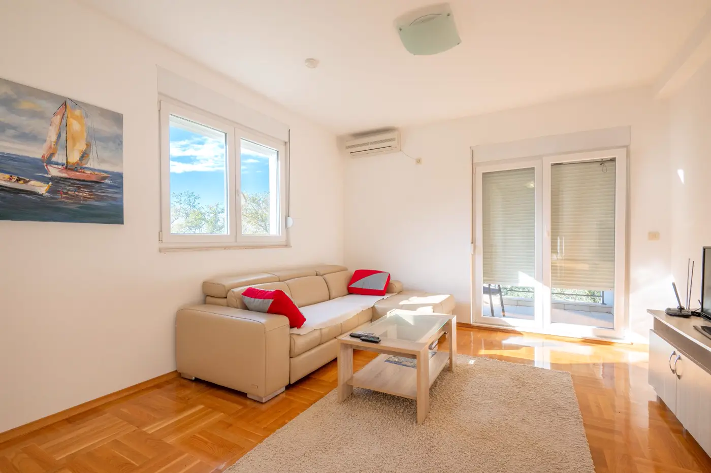 11-64 Villa with 4 bedrooms in the second row to the sea, Perazića Do, Budva