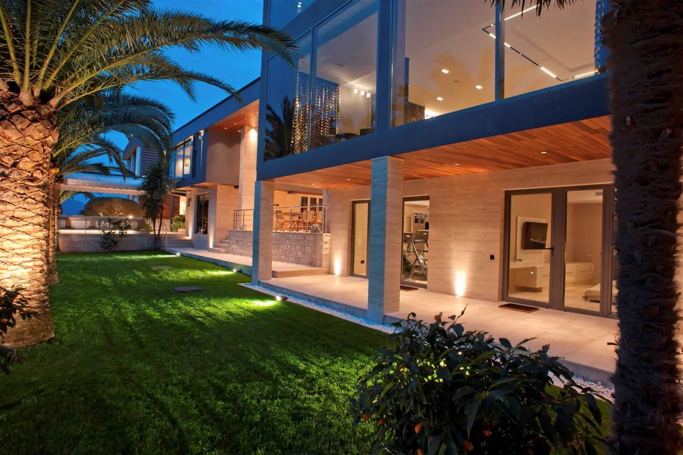 Luxurious complex of villas with a private pontoon, Đuraševići, Tivat