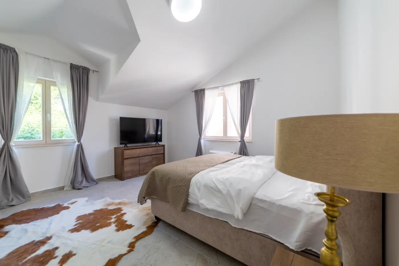 Three-story villa on the first line to the sea, available for rent, Lepetane, Tivat