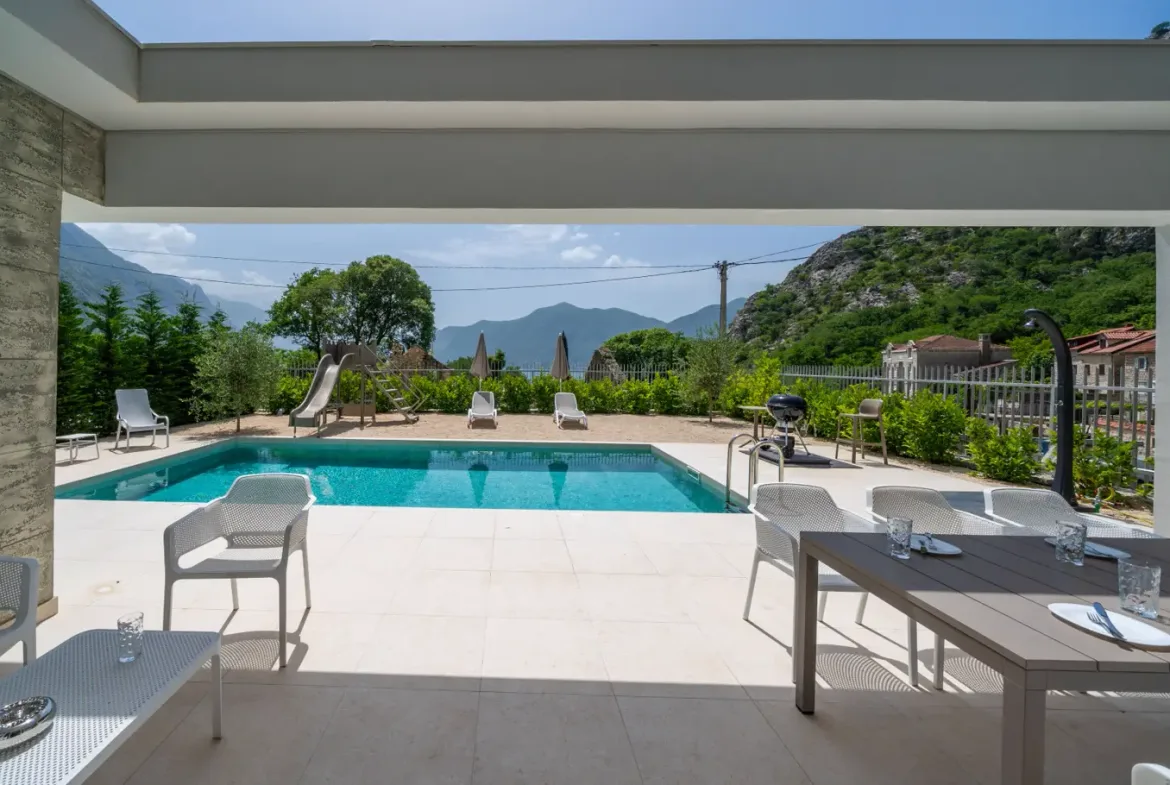 Family villa with pool and sea view, Orahovac, Kotor