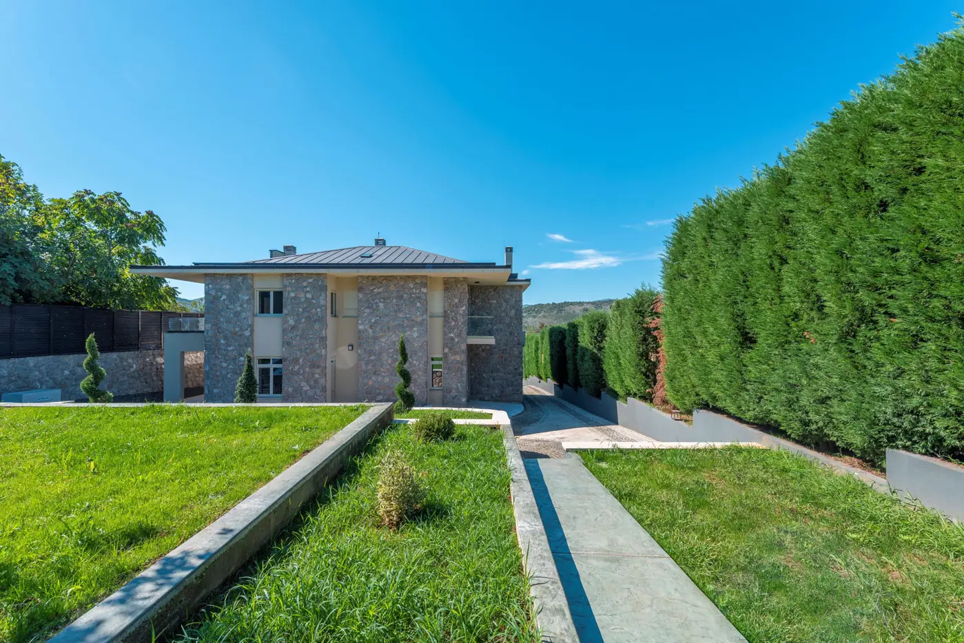 Luxury villa with pool, Mareza