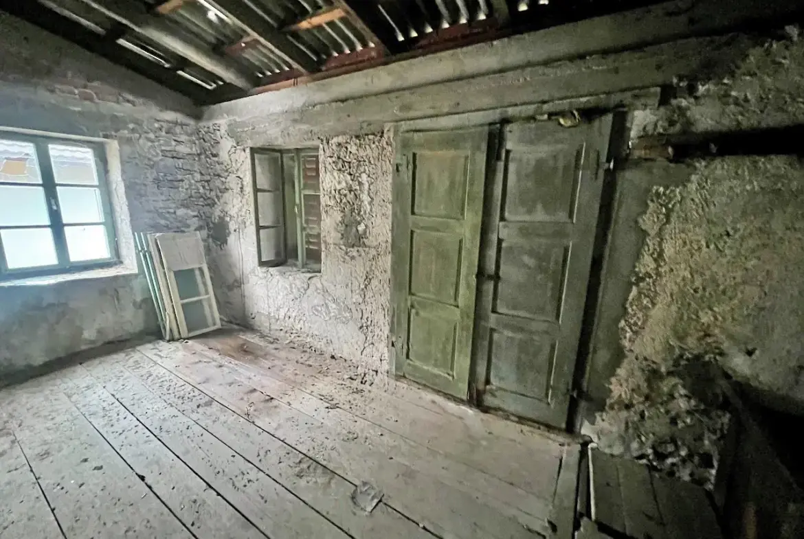 Soča area – Charming House in need of renovation in the Soča Valley