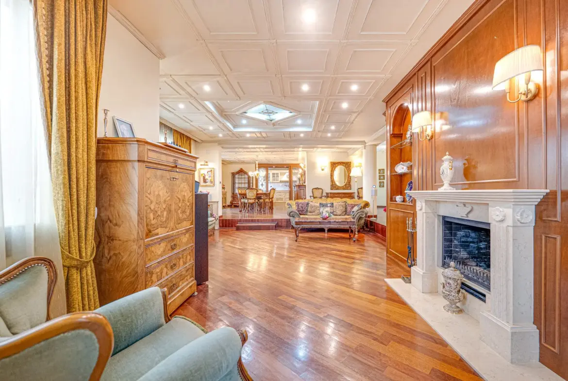 Impressive classic three-bedroom apartment in Manastirski Livadi-West district for sale
