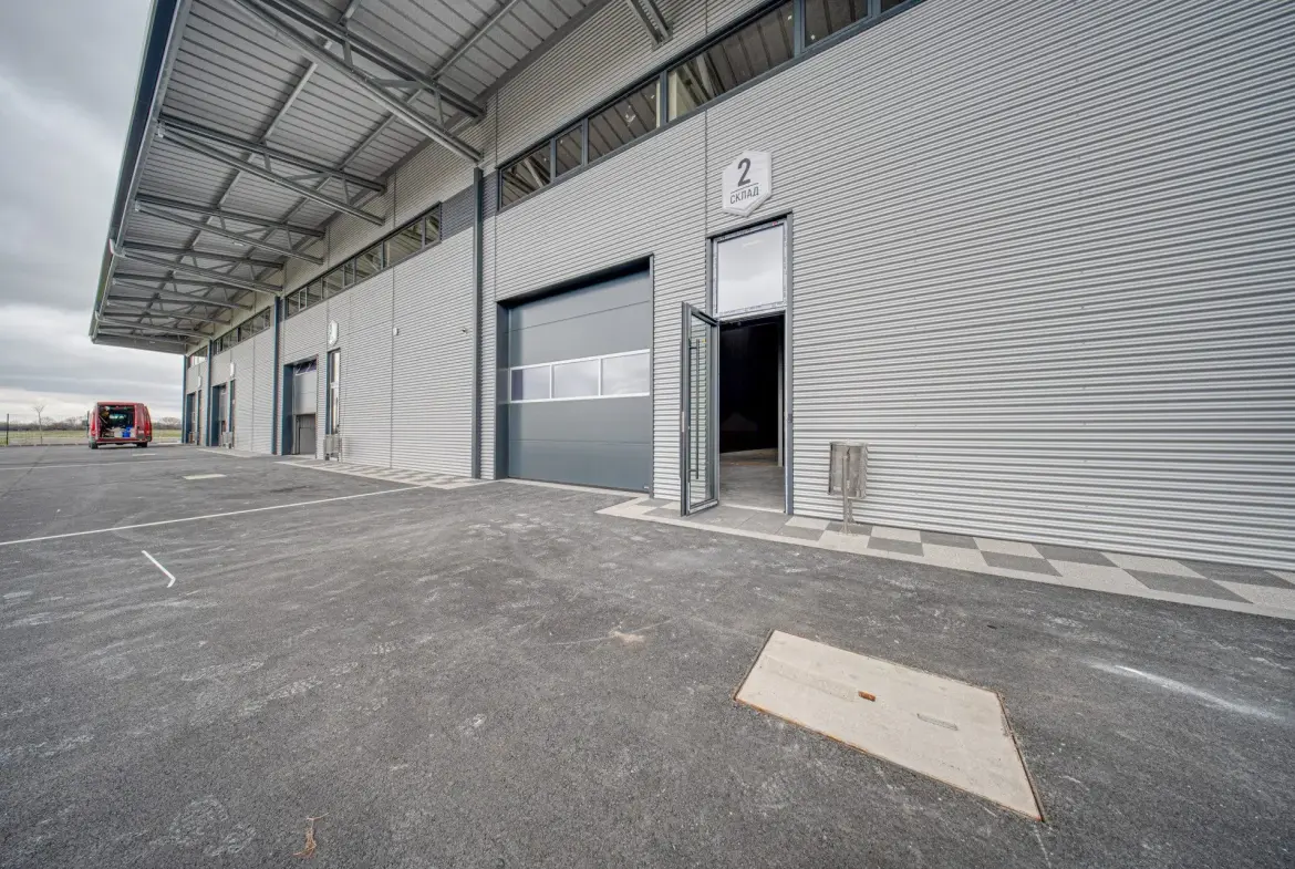 Newly built warehouse premises are for sale in the village of Lozen, at the Act 14 stage