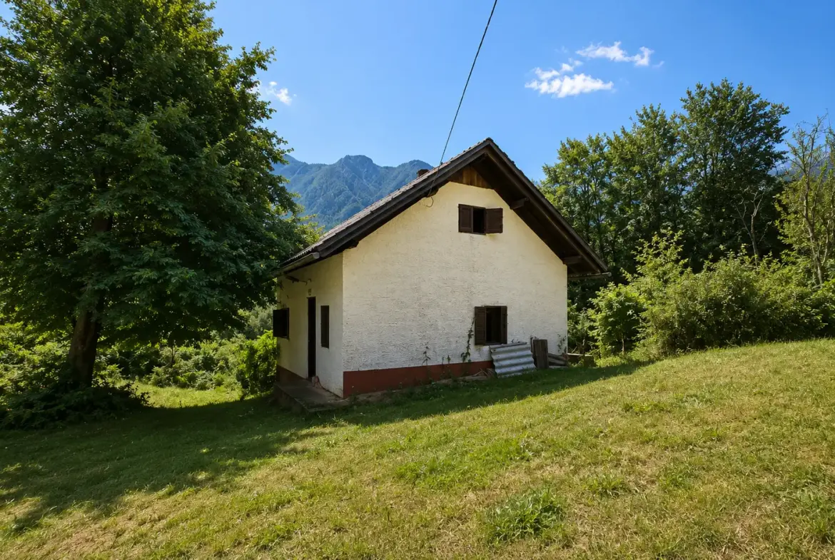 Soča area – House with Panoramic Views of the Surrounding Hills