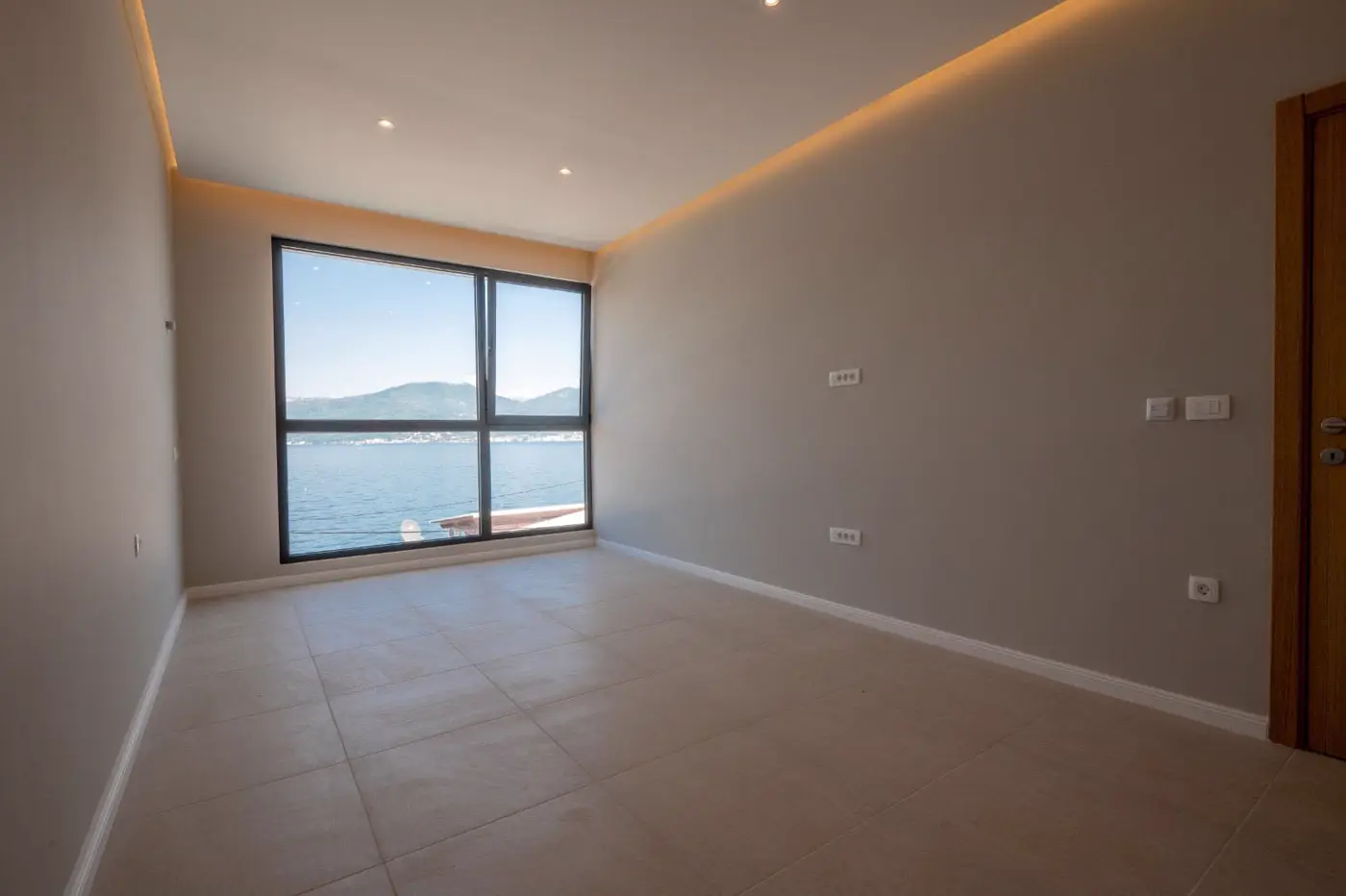 12-100 Newly built villa with pool and sea view, Krašići, Tivat