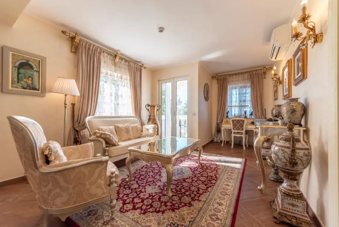 A complex of two villas in an elite location, Miločer, Budva