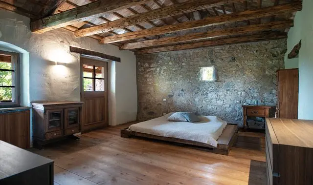 Karst – Exceptional Stone Estate with a Traditional Courtyard Surrounded by Nature