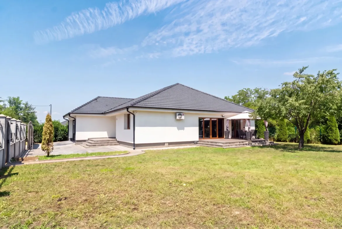 3-Bedroom House, 247 m² – Viktora Starčića, Surčin, Belgrade