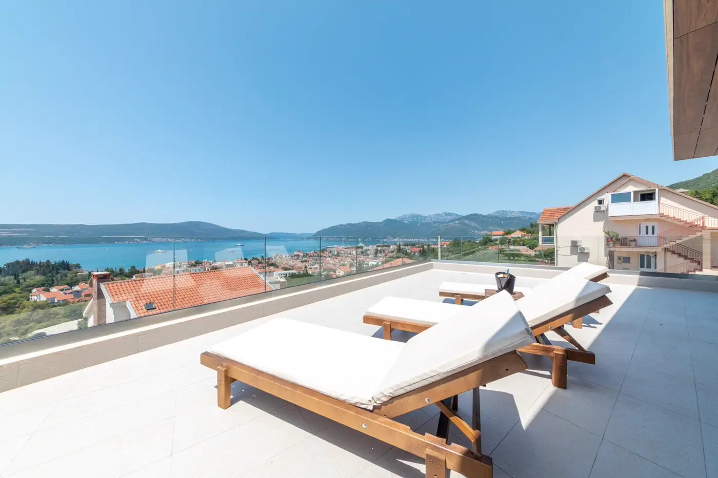 Exclusive contemporary villa with sea view, Maritsi, Tivat