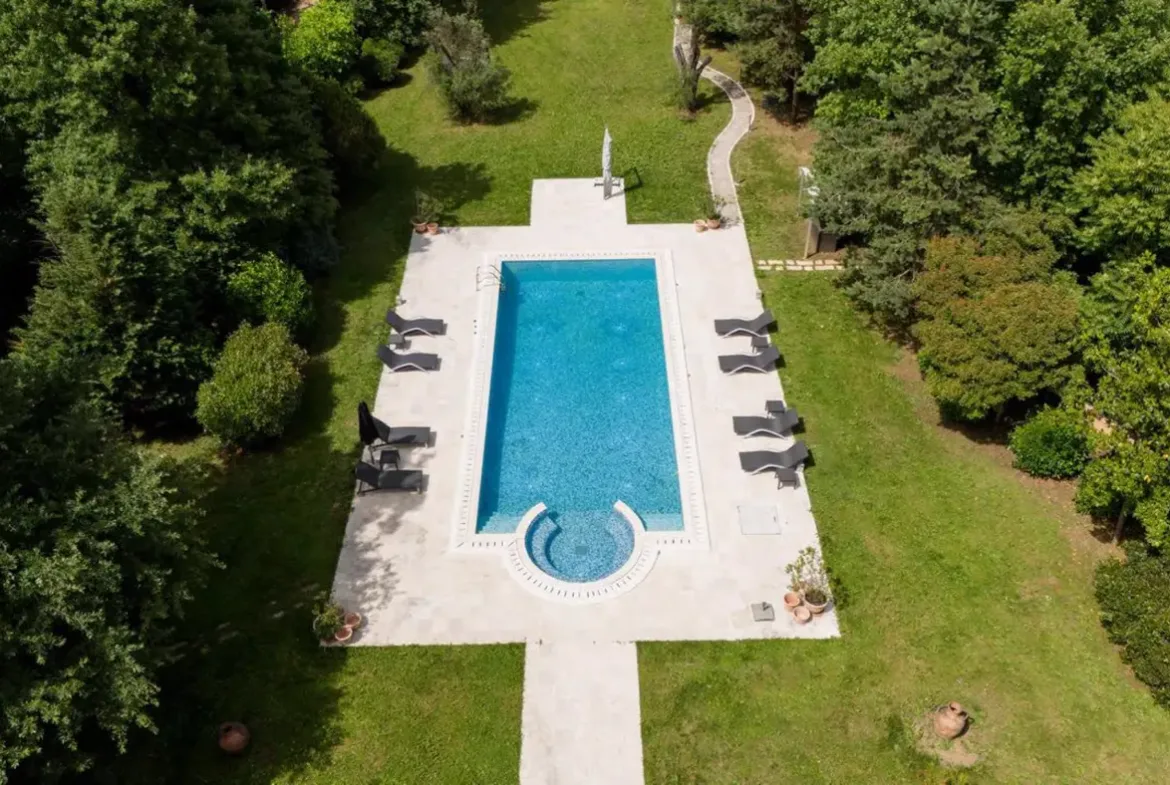Luxury family villa with swimming pool and landscaped plot, Podgorica