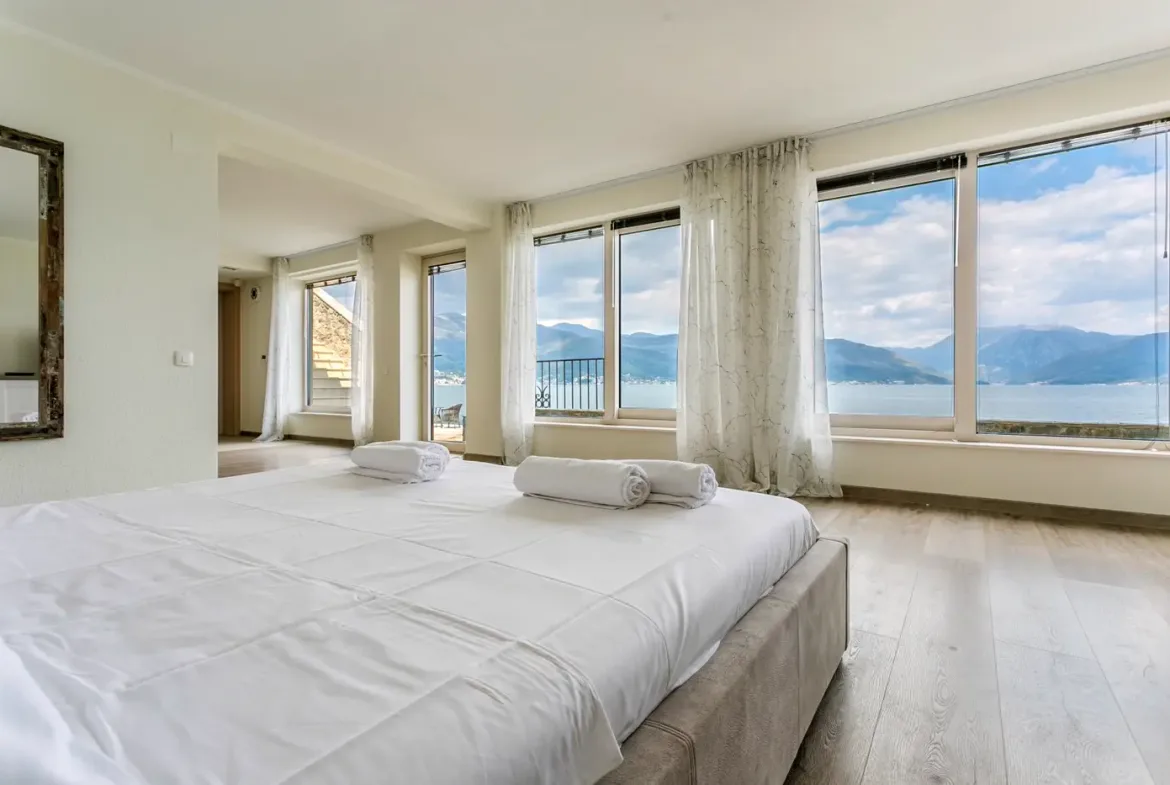 Villa on the first line to the sea, Krasici, Tivat