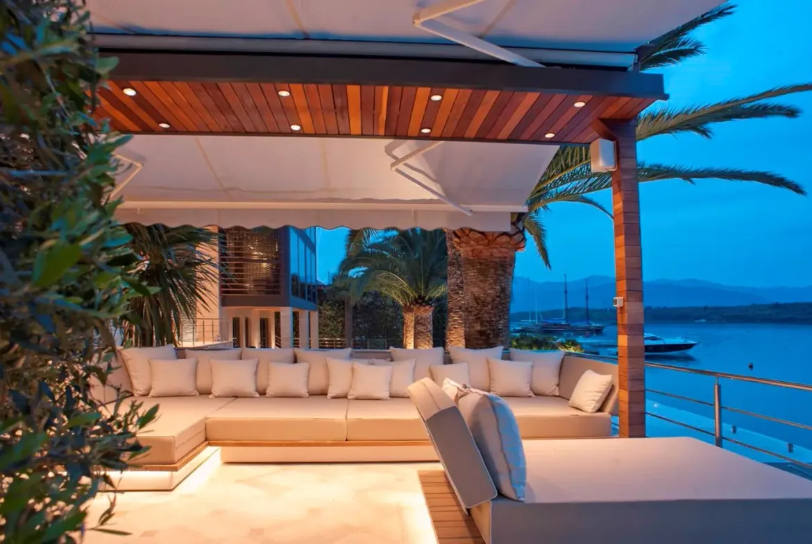 Luxurious complex of villas with a private pontoon, Đuraševići, Tivat