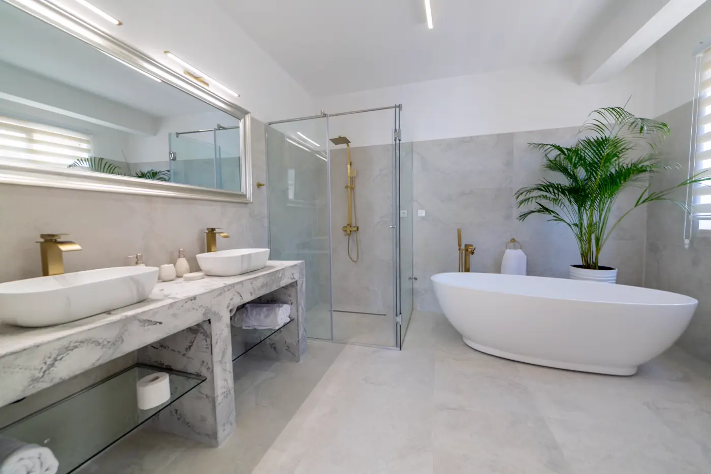Three-story villa on the first line to the sea, available for rent, Lepetane, Tivat
