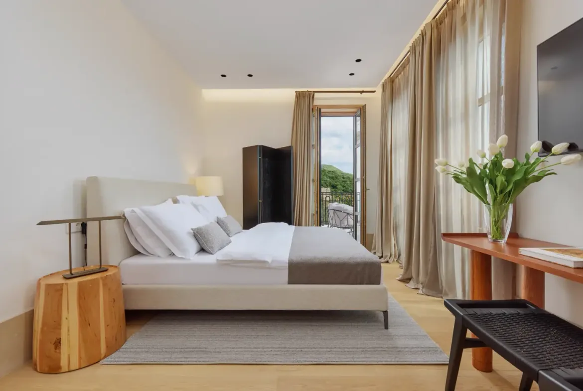 Exclusive complex of three villas with sea view, available for rent, Budva