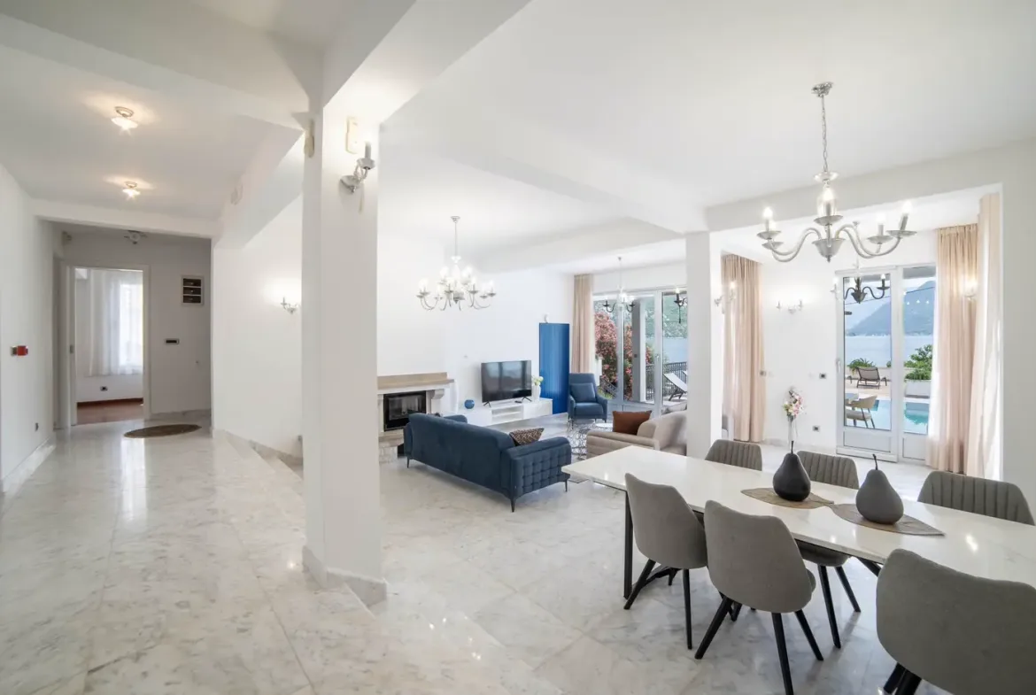 Modern villa on the first line to the sea, Strp, Kotor