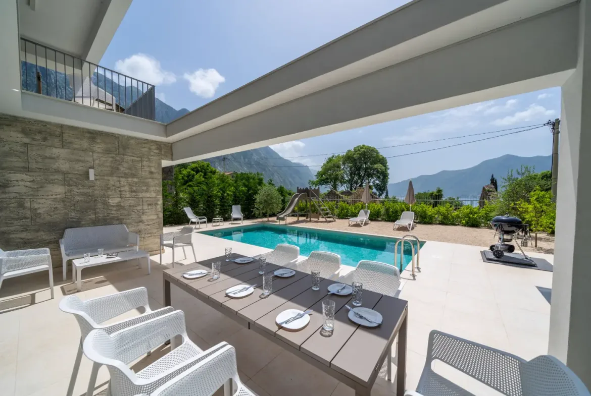 Family villa with pool and sea view, Orahovac, Kotor