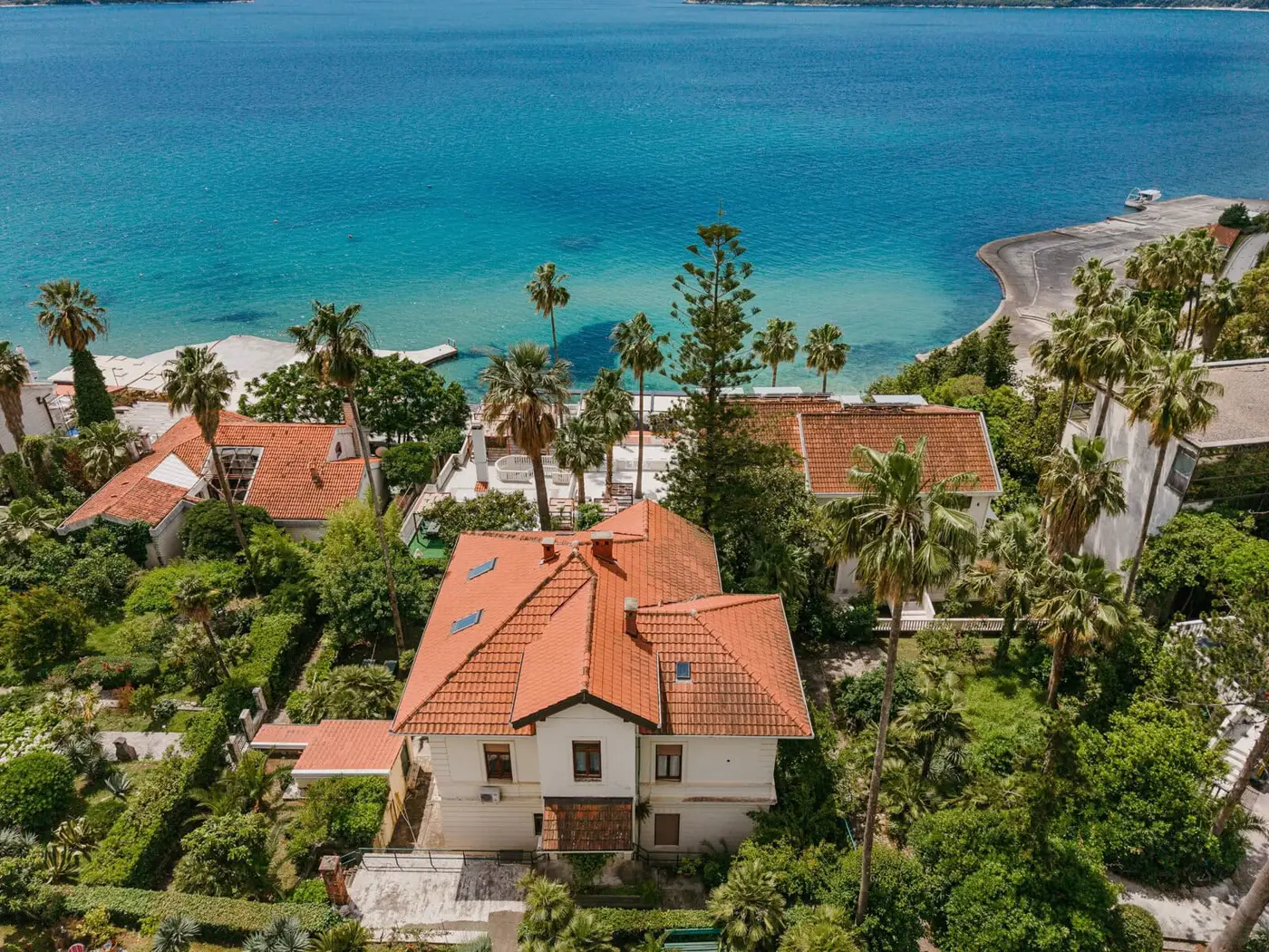 Authentic villa with a spacious garden, Herceg Novi, Savina