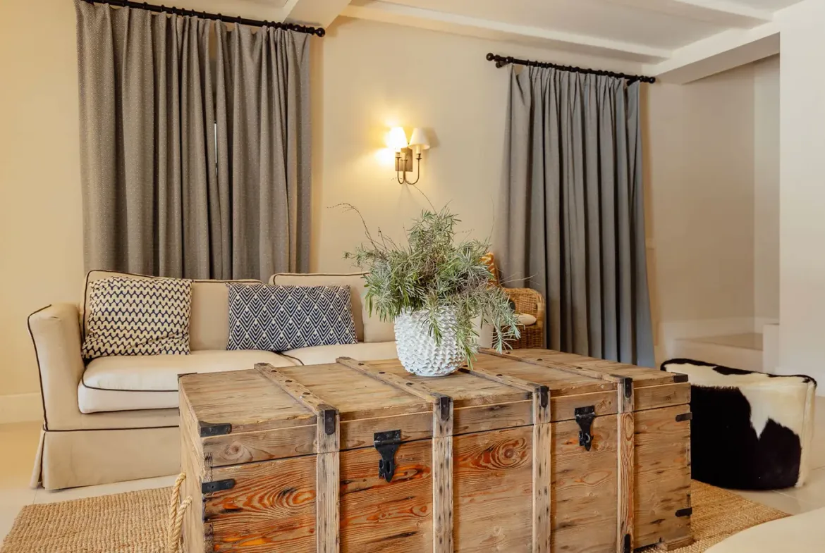 Luxuriously renovated stone villa with pontoon, Dobrota, Kotor
