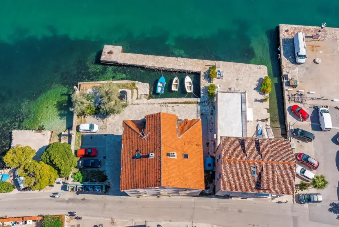 Palata Beskuća – historical stone villa for reconstruction, Kotor