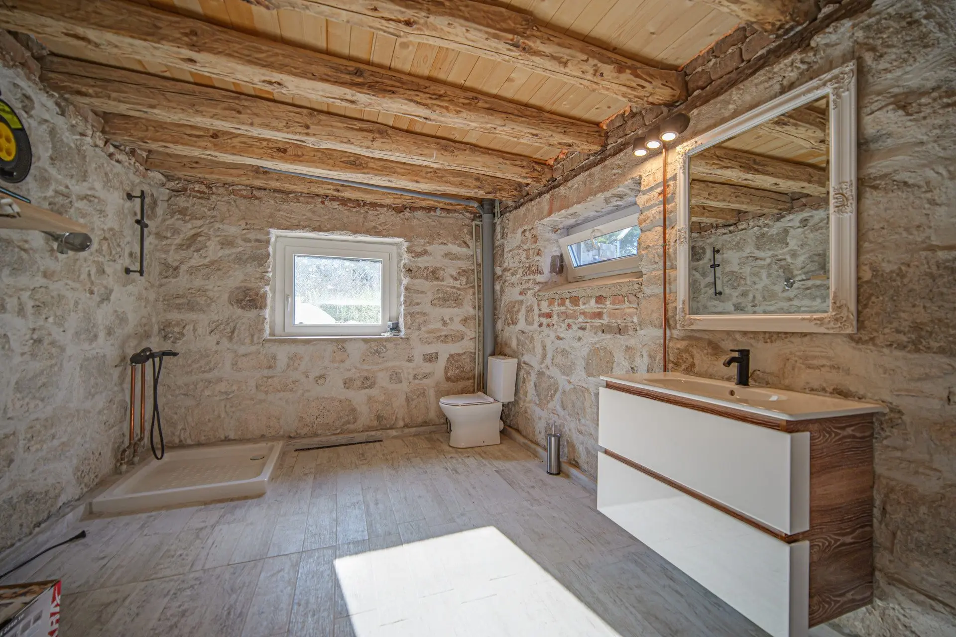 1282c95d39350439a35e94a51dc066b1-1 Residence surrounded by nature in the village of Plana