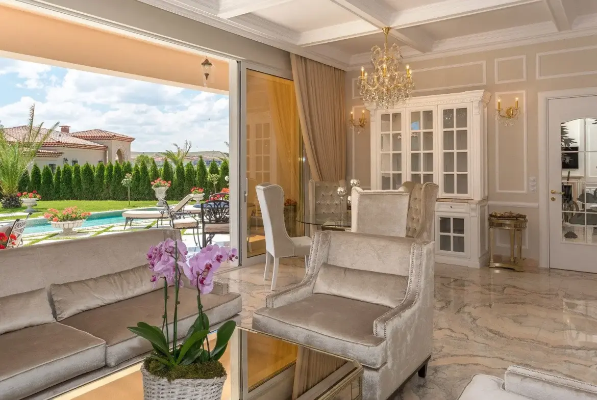Luxurious villa with pool in Sunny Beach for sale